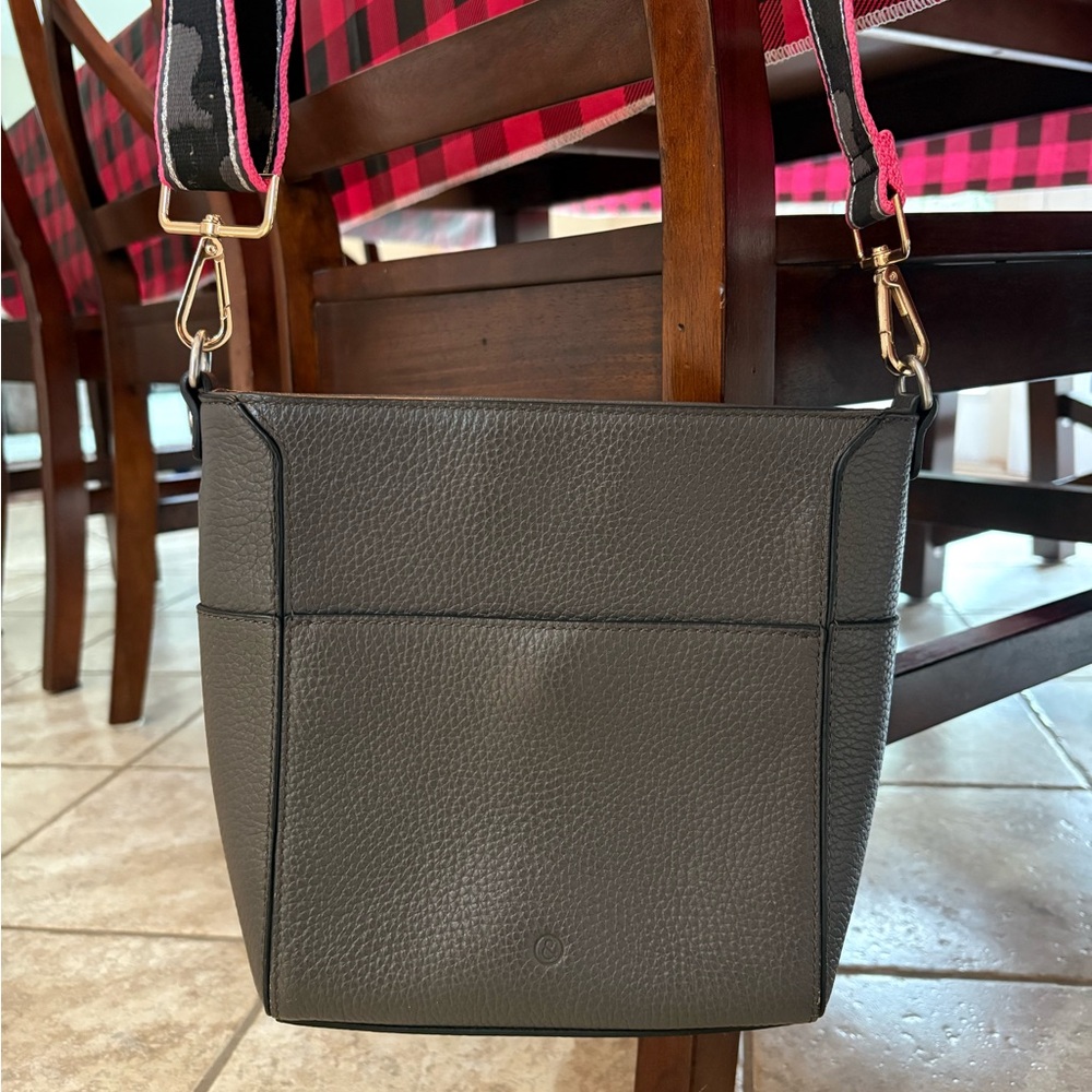 Stylish Gray Leather Crossbody Bag